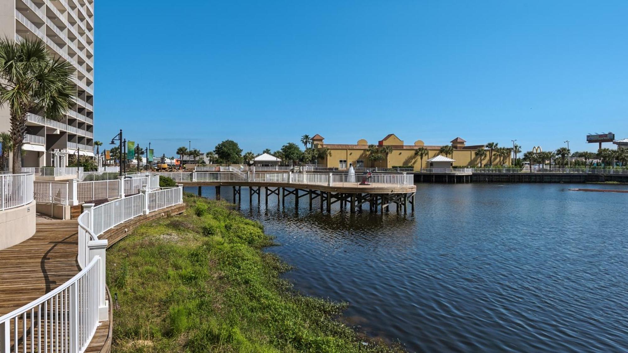 Holiday home Amazing 1br Ocean View ! Laketown 1316